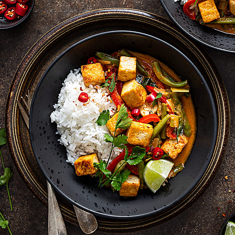 Curry thaï rouge avec du tofu (et du riz au jasmin)