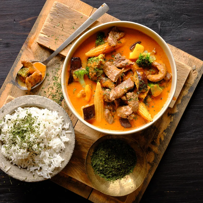 Rotes-Thai-Curry-mit-ohne-2000x1125_800x800