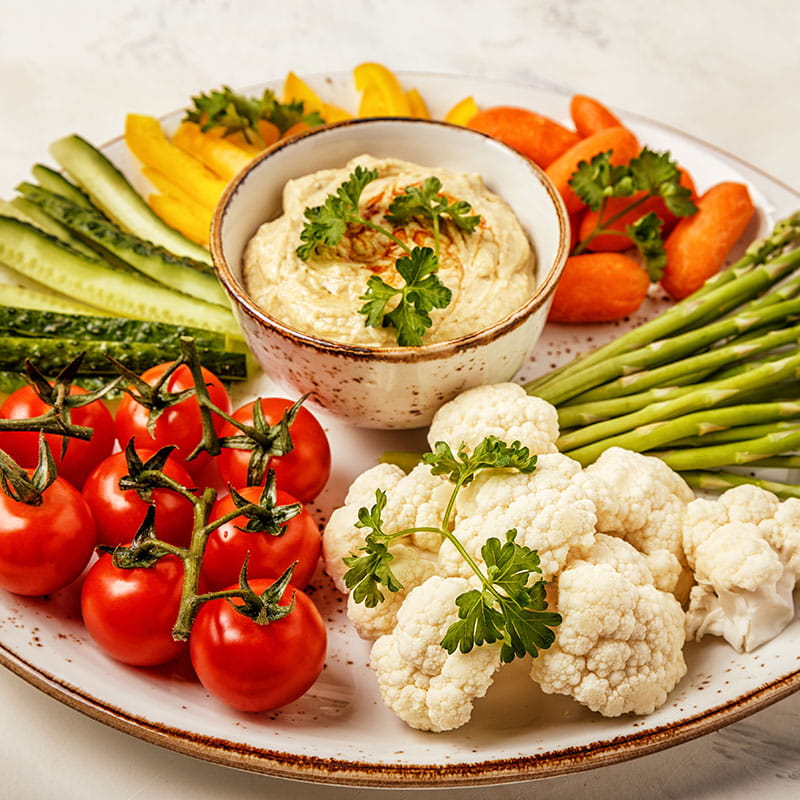 Gemüseteller mit Satay Sauce