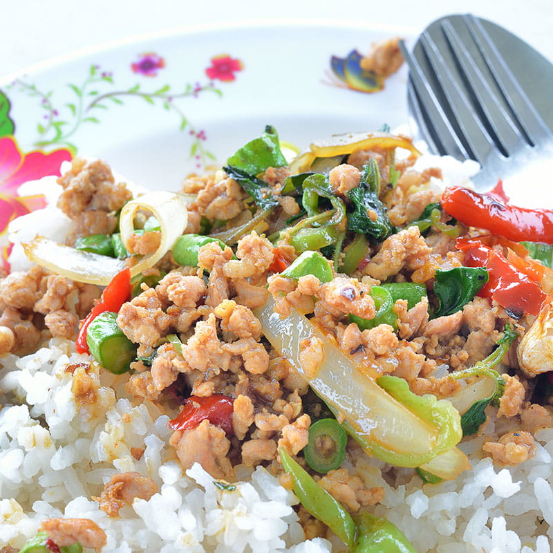 Laab oder Larb Moo – Salat mit Schweinehackfleisch