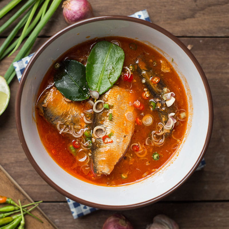 Tomatensuppe mit geräucherter Makrele