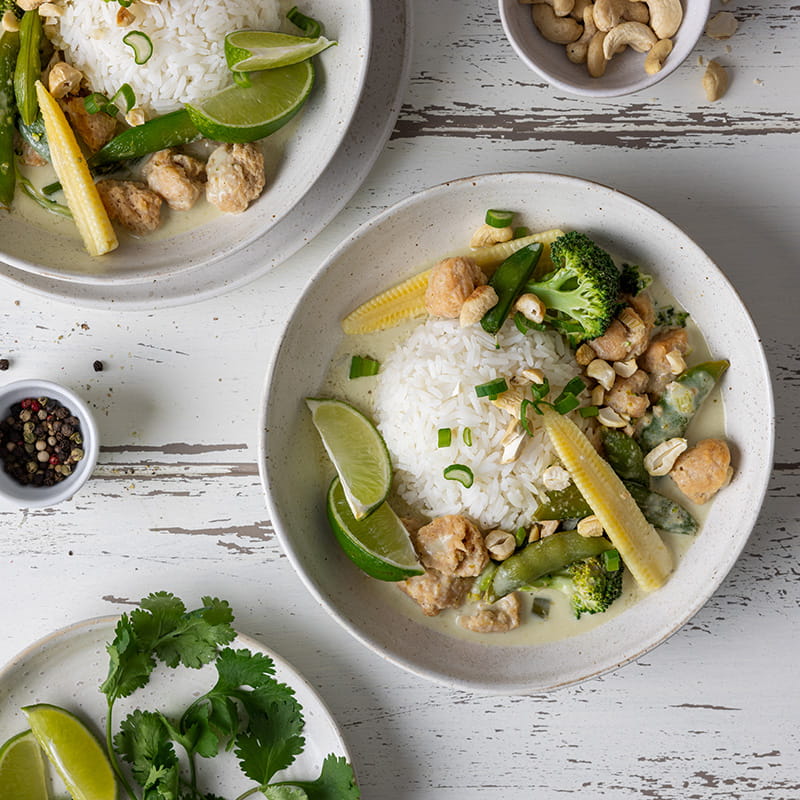 Grünes Thai-Curry mit Limette und Soja-Schnetzeln