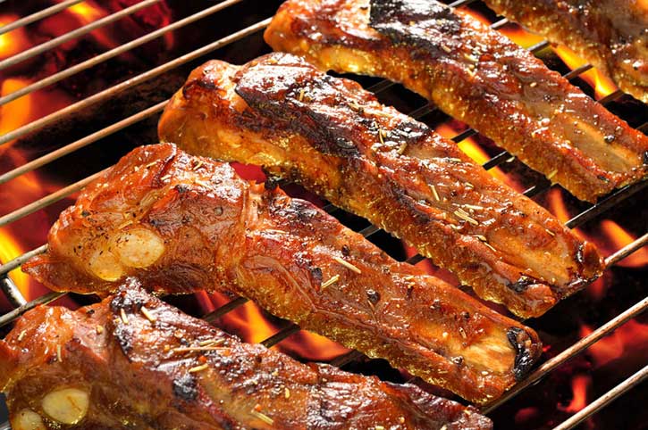 Gegrillte Schweinerippchen – Spareribs